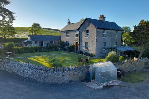 6 bedroom detached house for sale