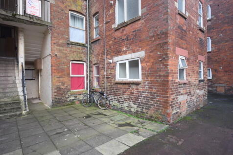 2 bedroom ground floor flat for sale