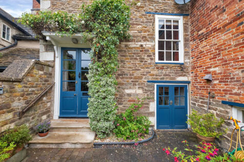 Alwyne Close, Oakham 3 bed character property for sale