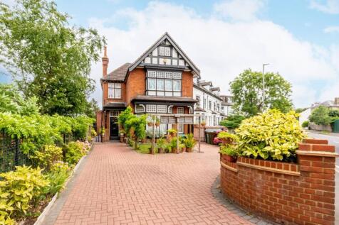 Ashley Road, Epsom, KT18 11 bed detached house for sale