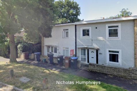 5 bedroom semi-detached house for sale