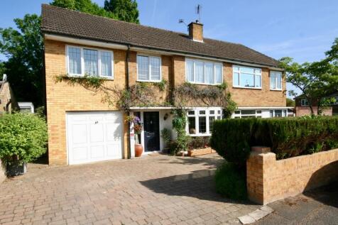 4 bedroom semi-detached house for sale