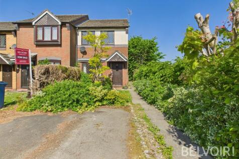 Melrose Avenue, Stone, ST15 2 bed semi