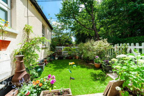 Pembroke Mews, ASCOT 2 bed bungalow for sale