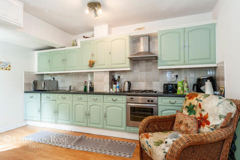 Pembroke Mews, ASCOT 2 bed bungalow for sale