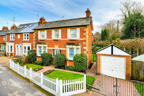 Lower Village Road, Ascot 3 bed detached house for sale