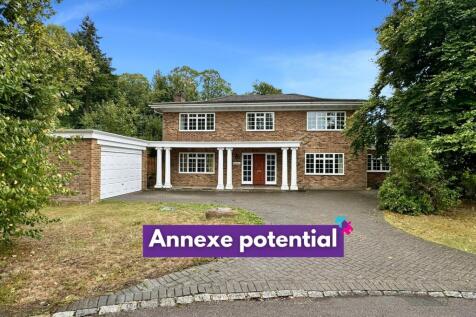 5 bedroom detached house for sale