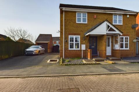 2 bedroom semi-detached house for sale