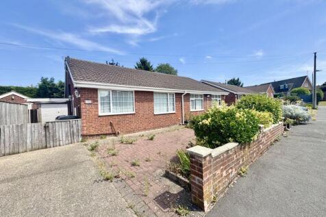 2 bedroom semi-detached bungalow for sale