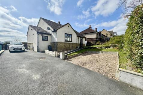 Kaye Lane, Almondbury, Huddersfield... 3 bed detached house for sale