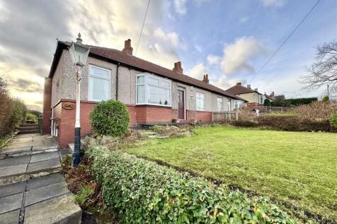 Kaye Lane, Almondbury, Huddersfield... 3 bed semi