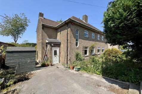 Woodside Road, Beaumont Park... 3 bed semi