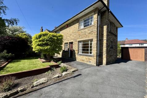 Broadgate, Almondbury, Huddersfield... 3 bed detached house for sale