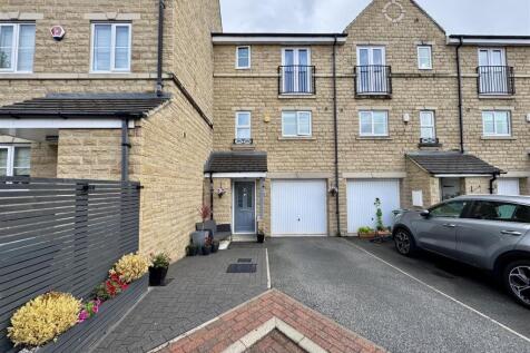 Hanby Close, Fenay Bridge... 4 bed terraced house for sale