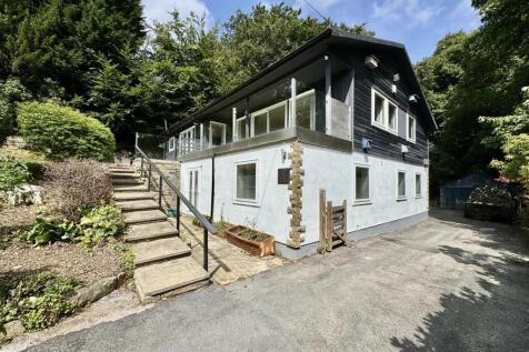 Fleminghouse Lane, Almondbury... 5 bed detached house for sale