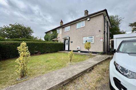 De Lacy Avenue, Almondbury... 3 bed semi