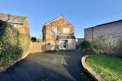 Dartmouth Avenue, Almondury... 3 bed detached house for sale