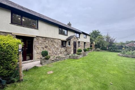 Nettleton Road, Huddersfield, HD5 9SZ 4 bed cottage for sale