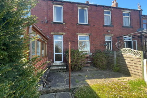 Woodbine Terrace, Clayton West 3 bed terraced house for sale