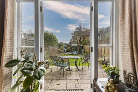 Okehampton Road, Kensal Rise NW10 2 bed flat for sale