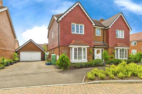 Keepsake Gardens, Bramley, Tadley... 5 bed detached house for sale