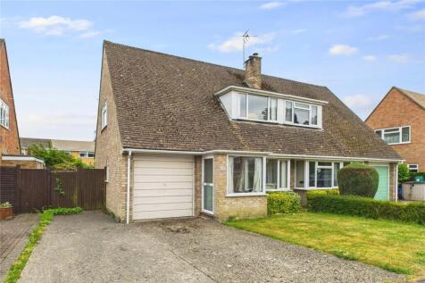 Wellington Crescent, Baughurst... 2 bed semi
