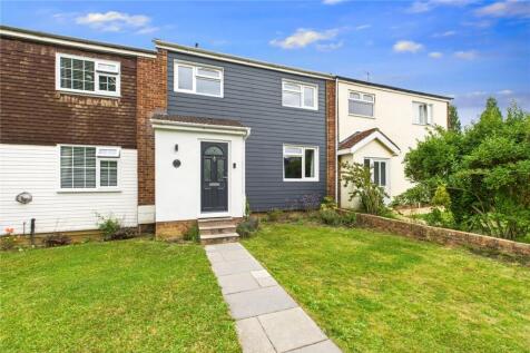 Elmhurst, Tadley, Hampshire, RG26 3 bed terraced house for sale
