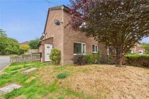 Titchfield Close, Tadley, Hampshire... 1 bed end of terrace house for sale