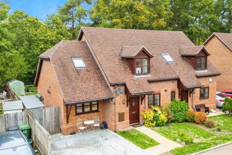Penbere Close, Pamber Heath, Tadley... 3 bed semi