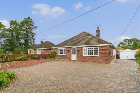 Silchester Road, Pamber Heath... 2 bed bungalow for sale