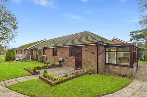 Wakeford Court, Silchester Road... 2 bed bungalow for sale