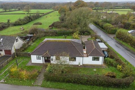 4 bedroom detached bungalow for sale