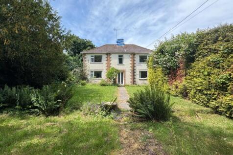 Majors Common Buckland Newton 3 bed detached house for sale