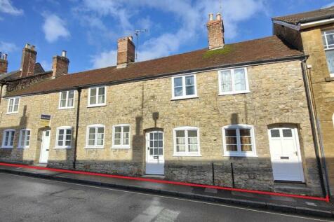 5 bedroom terraced house for sale