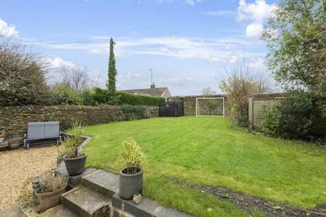 Longburton 3 bed link detached house for sale