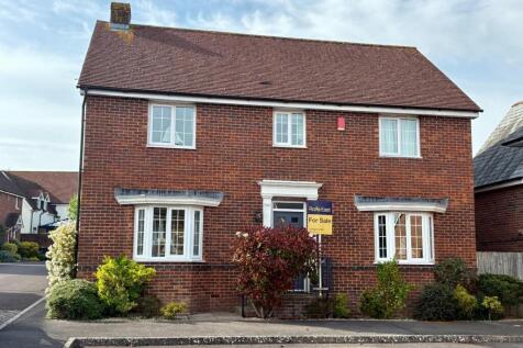 Kenelm Close Sherborne 4 bed detached house for sale