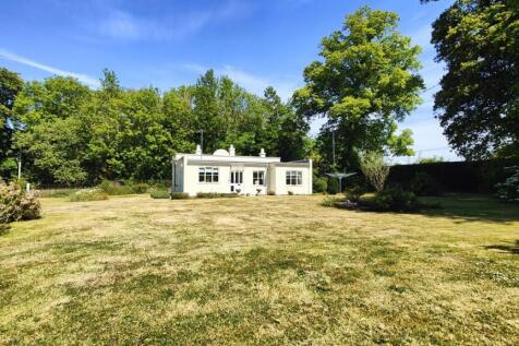 Holnest, Sherborne 3 bed detached bungalow for sale
