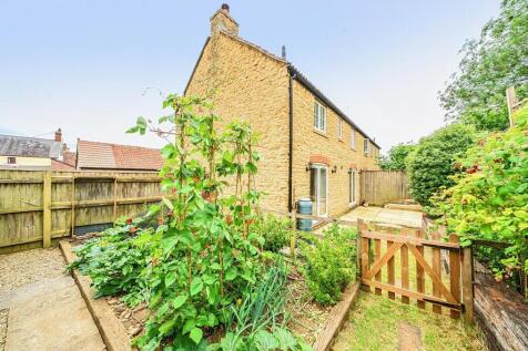 High Street, Milborne Port, Sherborne 3 bed semi