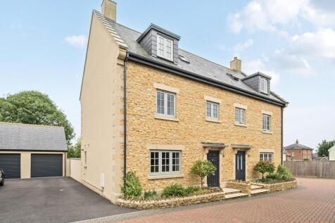 4 bedroom semi-detached house for sale