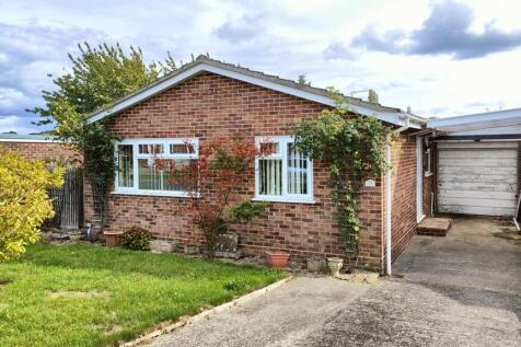 3 bedroom semi-detached bungalow for sale