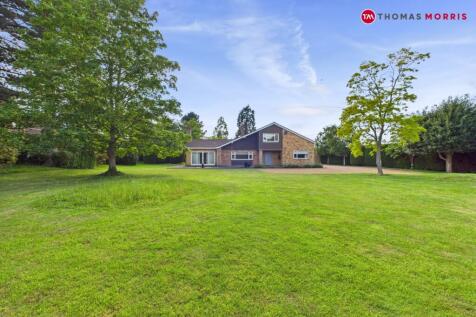 Mill End Close, Huntingdon PE28 4 bed detached house for sale