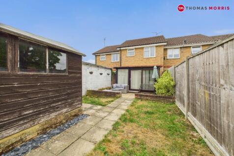 Flask Walk, Huntingdon PE26 3 bed terraced house for sale