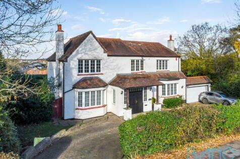 6 bedroom detached house for sale