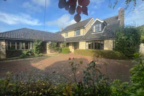 6 bedroom detached house for sale