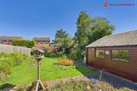 Stoneland Avenue, Bedfordshire SG18 4 bed bungalow for sale