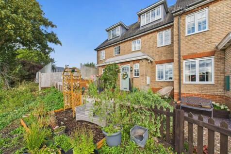 Ivel Bury, Bedfordshire SG18 3 bed terraced house for sale