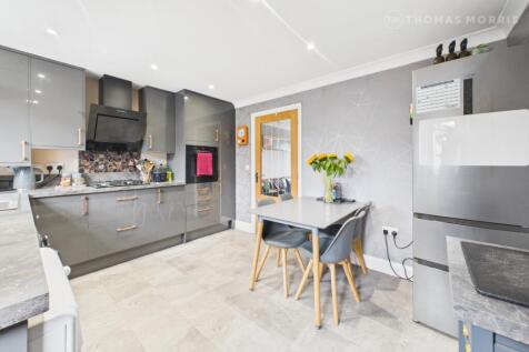 Ivel Bury, Bedfordshire SG18 3 bed terraced house for sale