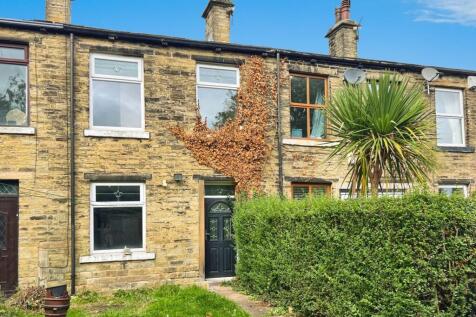 Springfield Terrace, West Yorkshire WF15 2 bed terraced house for sale