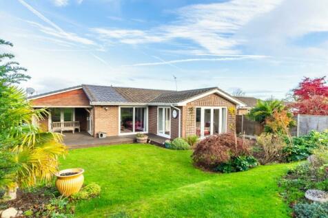 4 bedroom detached bungalow for sale