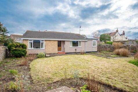 Charming detached bungalow in... 2 bed detached bungalow for sale